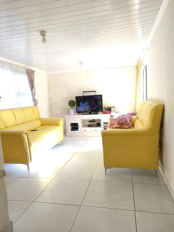 4 Bedroom Property for Sale in Ilitha Park Western Cape